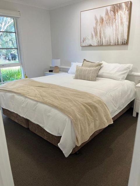 River Frontage Unit Moama - Accommodation Newcastle 1