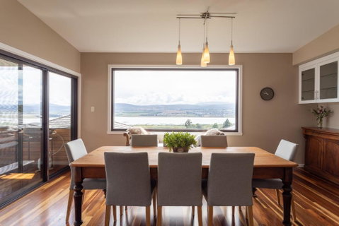 River Haven Serene Spacious With River Views - Accommodation Newcastle 1