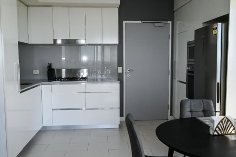 River View Apartment In Brisbane With Parking - Accommodation Newcastle 3