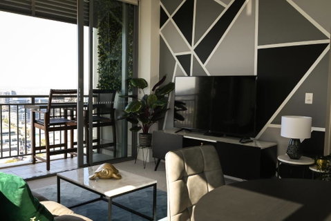 River View Apartment In Brisbane With Parking - Accommodation Newcastle 2