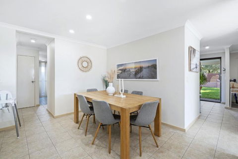Rivervale Family Retreat - Accommodation Newcastle 3