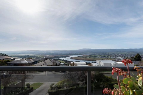 Riverview Escape - Accommodation Newcastle 2