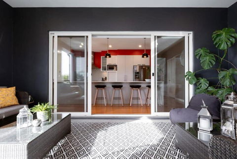 Riverview Escape - Accommodation Newcastle 3