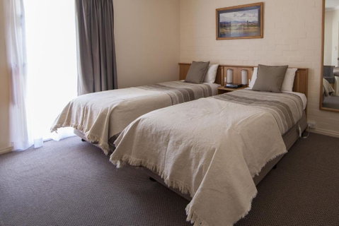 Redhill Cooma Motor Inn - Accommodation Newcastle 1
