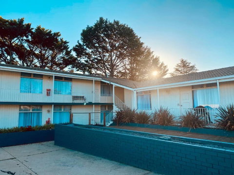 Redhill Cooma Motor Inn - Accommodation Newcastle 0