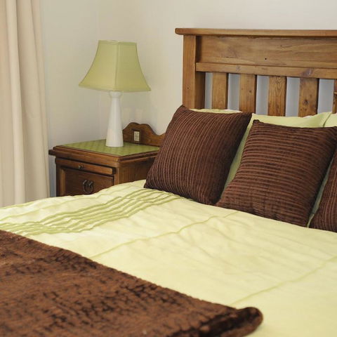 Robin Hill Retreat - Accommodation Newcastle 0