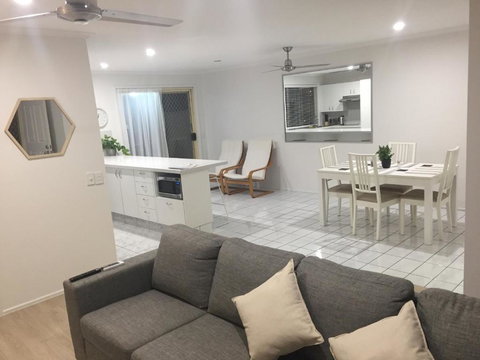 Robin Joy - Accommodation Newcastle 2