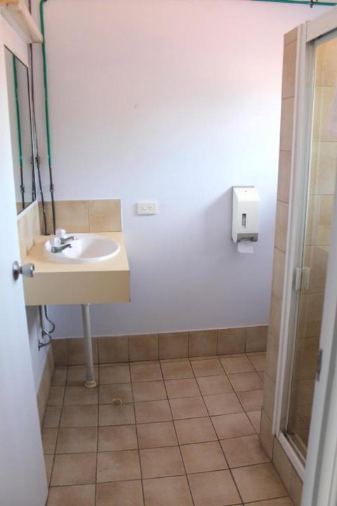 Rocky Glen Hotel Motel Gladstone - Accommodation Newcastle 2