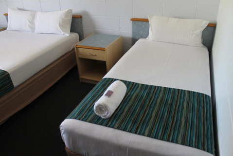 Rocky Glen Hotel Motel Gladstone - Accommodation Newcastle 3
