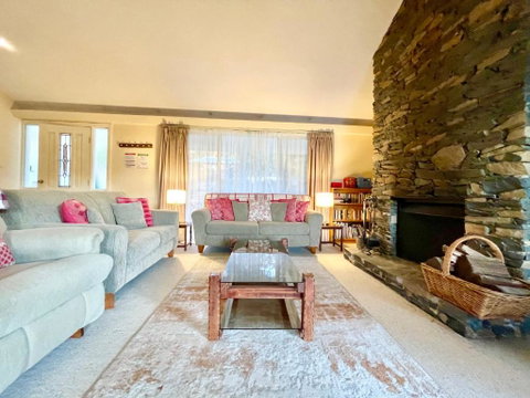Rocky Mountain Cottage - Accommodation Newcastle 1