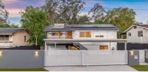 Roger Home - Accommodation Newcastle 3