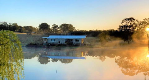 Romantic Lakehouse Set In A Private Vineyard In The Hunter Valley - Accommodation Newcastle 1