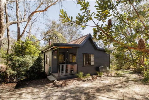 Romantic Tricklebeck Spa Cottage - Accommodation Newcastle 0