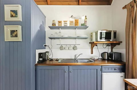 Romantic Tricklebeck Spa Cottage - Accommodation Newcastle 2