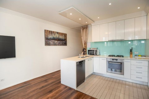 Rome Sky Villa - Accommodation Newcastle 3