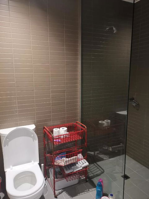 Room With King-size Bed Close To Melbourne CBD & Southern Cross Station - Accommodation Newcastle 1