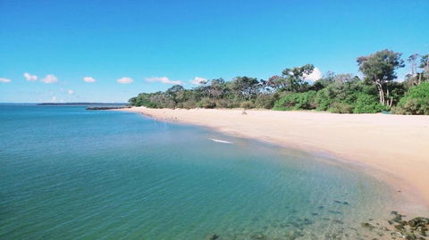 Rosalynda- Luxury Beachfront 3 BR Townhouse - Accommodation Newcastle 2