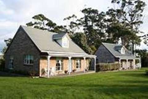Rosebank Cottage Collection - Accommodation Newcastle 3