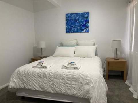 Rosewhite House - Accommodation Newcastle 3