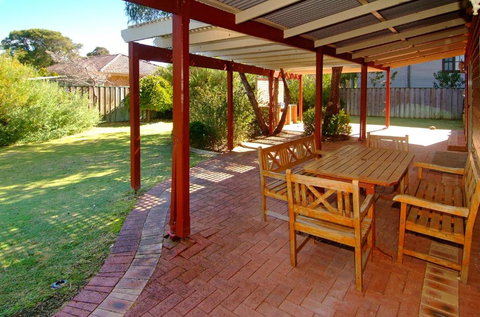 Rosewood Cottage - Accommodation Newcastle 0