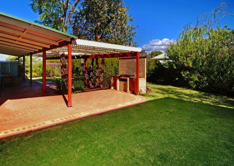 Rosewood Cottage - Accommodation Newcastle 3