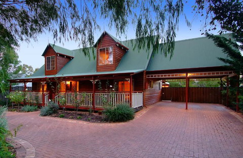 Rosewood Cottage - Accommodation Newcastle 2