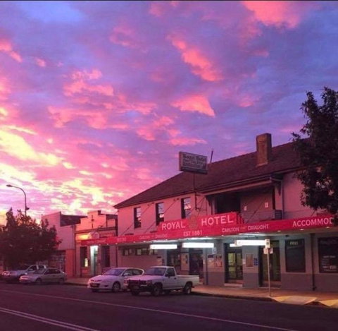 Royal Hotel Oberon - Accommodation Newcastle 0