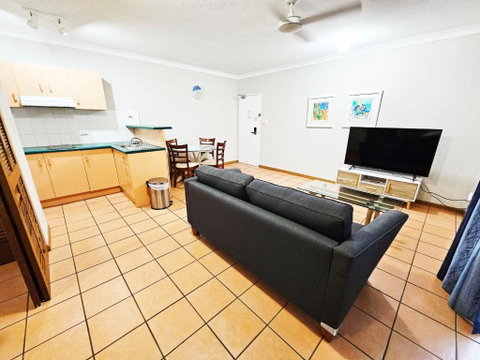 Royal Palm Villas - Accommodation Newcastle 0