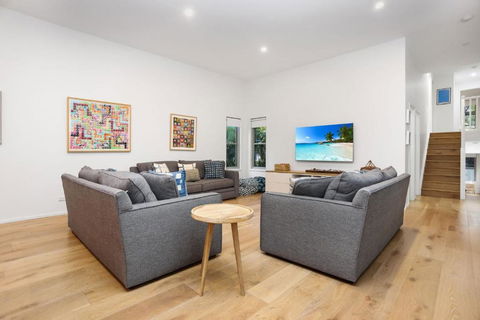 Russell Street Retreat - Accommodation Newcastle 2
