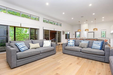 Russell Street Retreat - Accommodation Newcastle 1