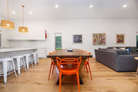 Russell Street Retreat - Accommodation Newcastle 3