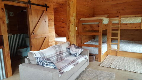 Rustic Hut Bush Retreat - Accommodation Newcastle 2