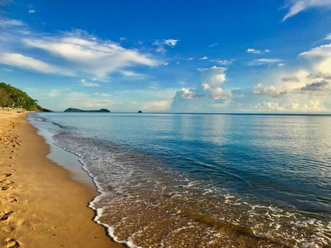 Salt & Sand - Tropical Oasis Footsteps To Beach - Accommodation Newcastle 3