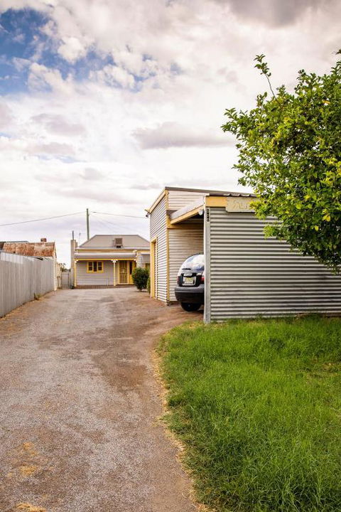 SaltBush Cottage - Accommodation Newcastle 0
