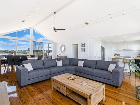 Saltys - Accommodation Newcastle 2