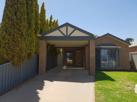 SAN Mateo - Accommodation Newcastle 0
