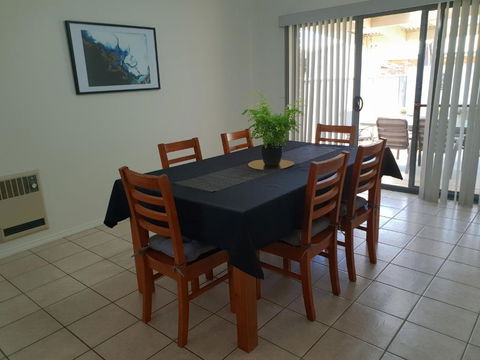 SAN Mateo - Accommodation Newcastle 2