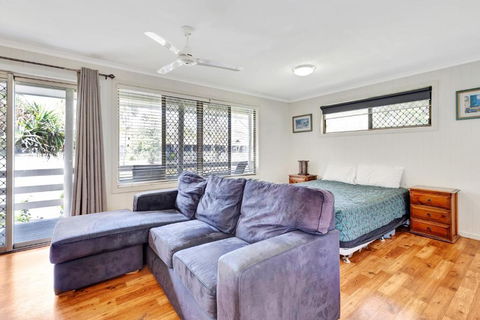 Sanctuary Lakes Fauna Retreat - Accommodation Newcastle 1