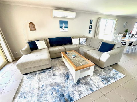 Sand & Salt - Accommodation Newcastle 0