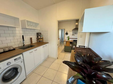 Sand Bars - Spacious, Beach, Pets - Accommodation Newcastle 3