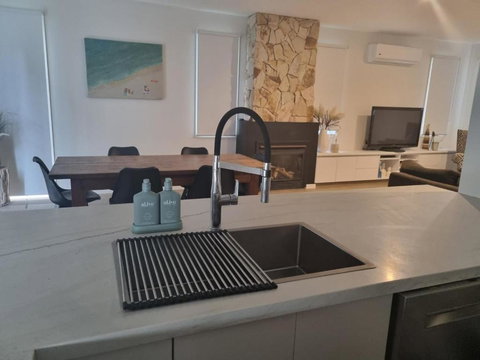 Sand Dunes - Accommodation Newcastle 2