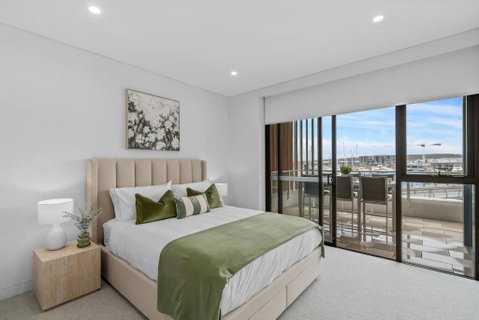 Sailview Escape - A Tranquil Marina Hideaway - Accommodation Newcastle 1