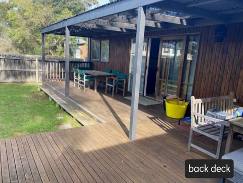 Sanders Beach House - Accommodation Newcastle 1
