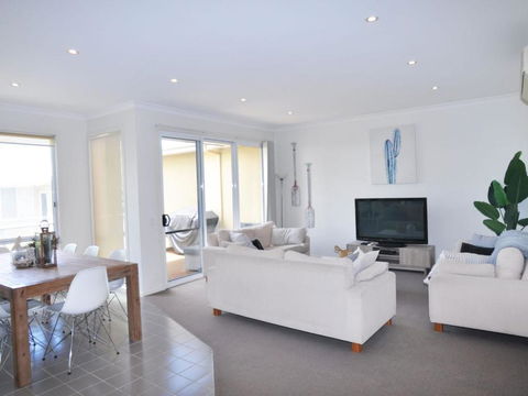 Sandpiper 3 - Close To Town And Beach - Accommodation Newcastle 1