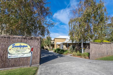 Sandpiper 5 - Close To Town And Beach - Accommodation Newcastle 1