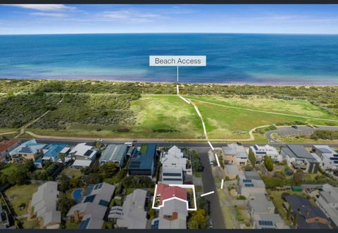Sandy Bliss Walk To The Beach - Accommodation Newcastle 1