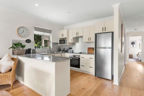 Sandy Days - Accommodation Newcastle 3