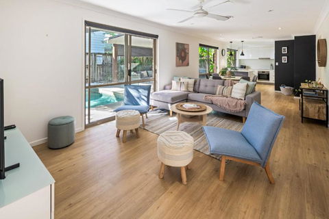 Sandy Dunes Retreat Pet-Friendly Wurtulla Home - Accommodation Newcastle 2