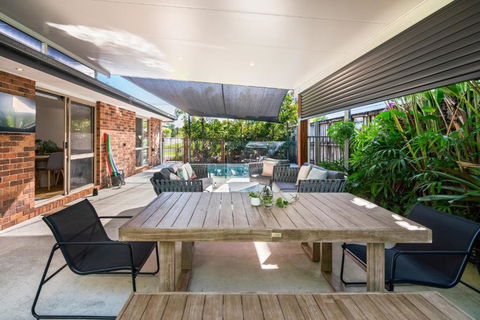 Sandy Dunes Retreat Pet-Friendly Wurtulla Home - Accommodation Newcastle 1