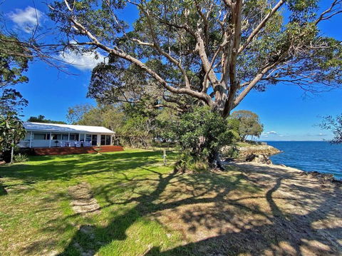 SANDY SHORES - Accommodation Newcastle 0